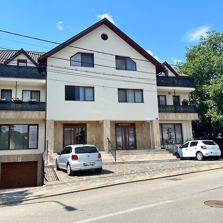 Studio Poienii - A Cozy Stay 5 Min Away From The Center Bistrita  Exterior photo