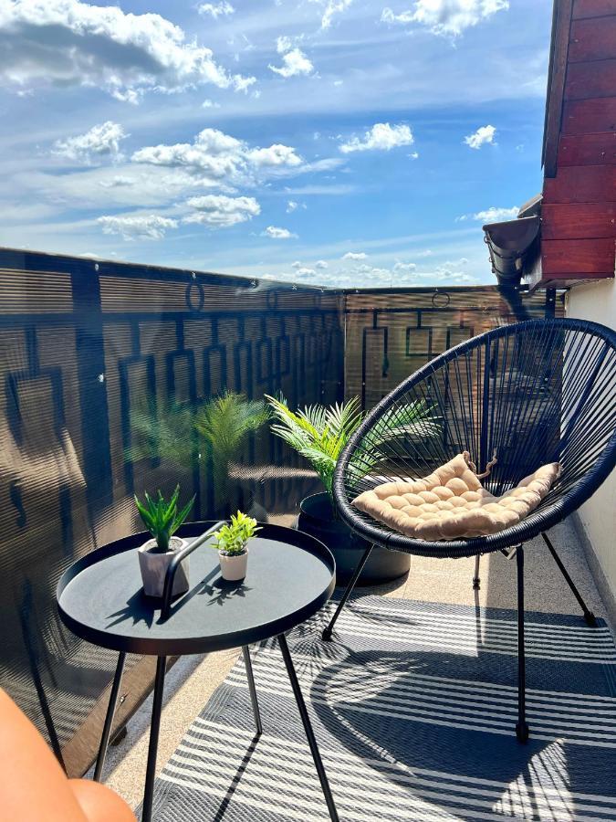 Studio Poienii - A Cozy Stay 5 Min Away From The Center Bistrita  Exterior photo