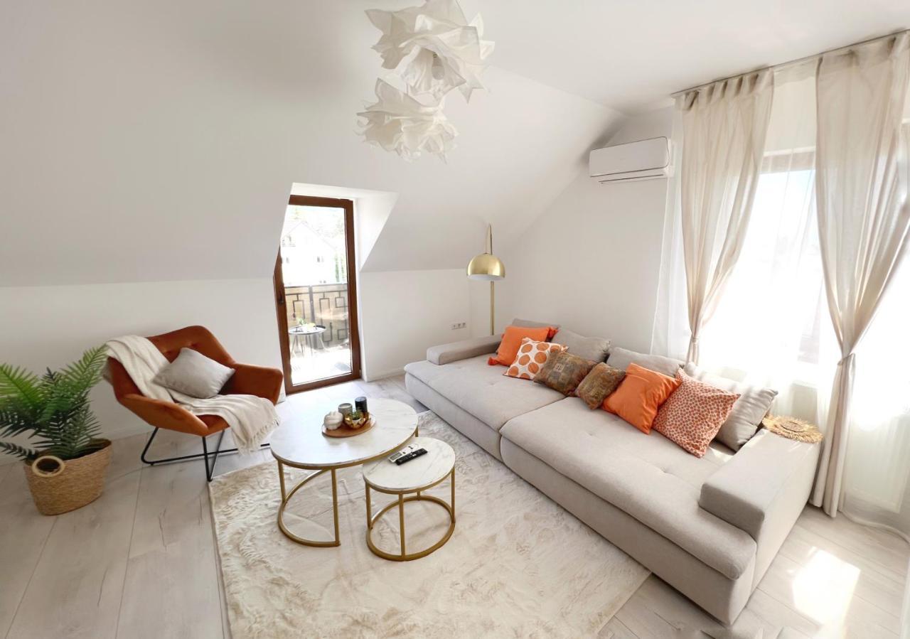 Studio Poienii - A Cozy Stay 5 Min Away From The Center Bistrita  Exterior photo