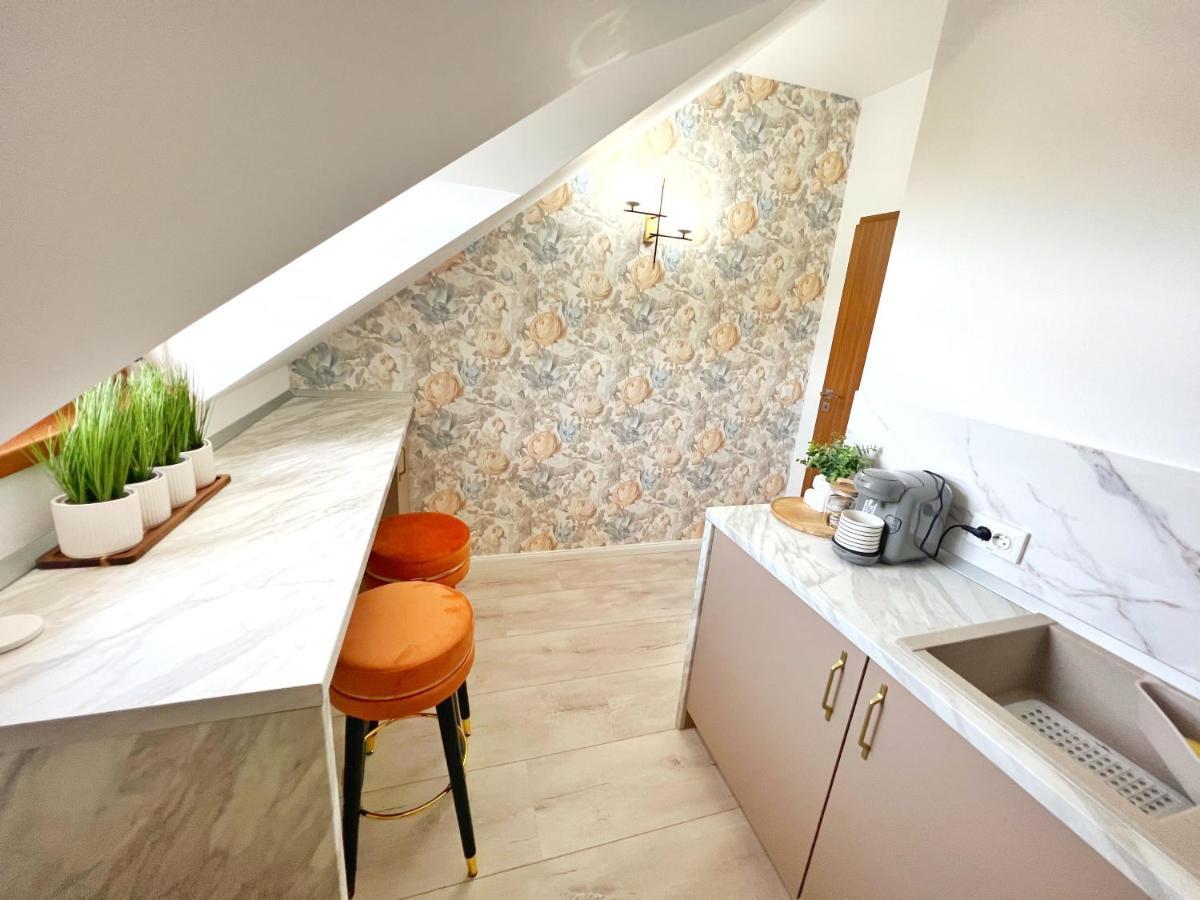 Studio Poienii - A Cozy Stay 5 Min Away From The Center Bistrita  Exterior photo